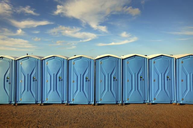 Portable-Toilets-i-Stock-000047133358-Medium
